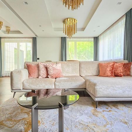 Sun Hill Luxury Suites Budapest Exteriör bild