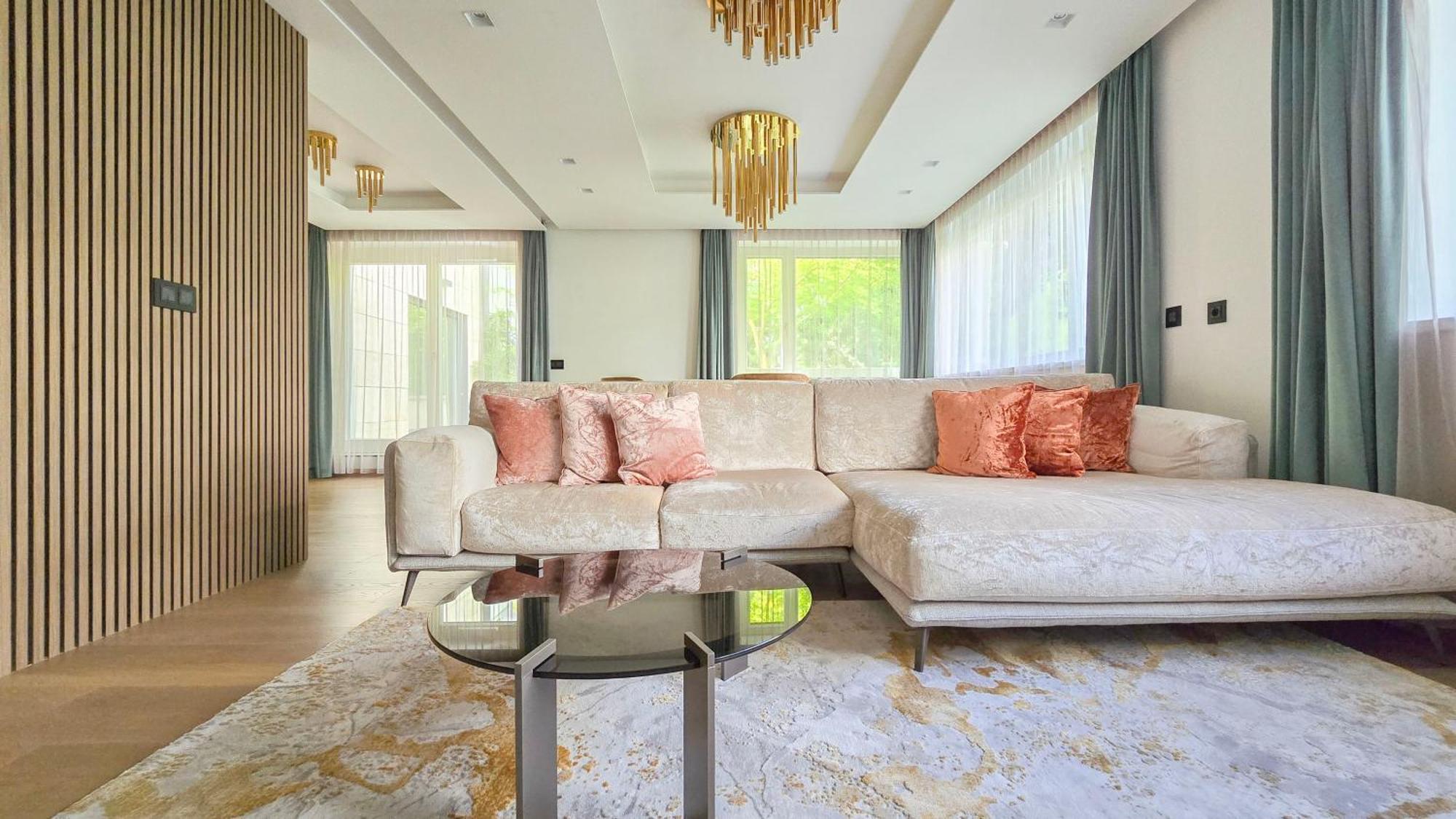 Sun Hill Luxury Suites Budapest Exteriör bild